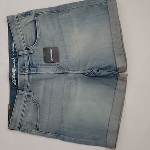Womens Eddie Bauer shorts New with Tags Boyfriend fit, size 8,stretch comfort